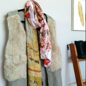 Multi pattern scarf.